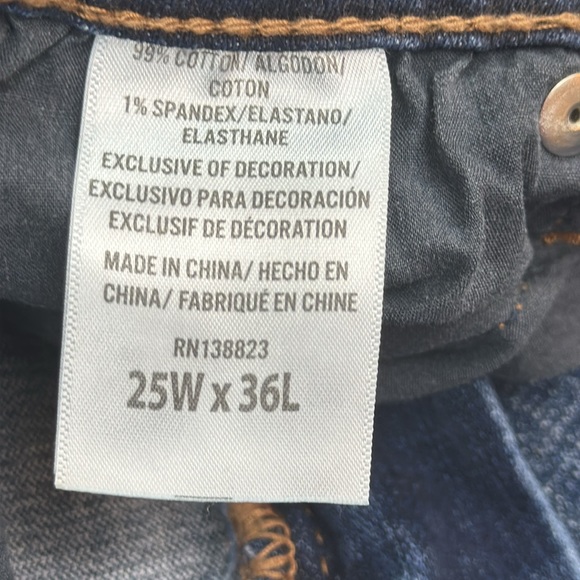 *Rank•45* Dark Wash Mid-Rise Flare Jeans size 25W x 36L - Picture 7 of 9